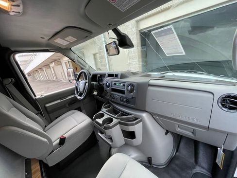 New 2024 Ford E-450 and Econoline 450 Super Duty w/ Driver's Safety Package RWD image 34