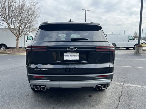 New 2026 Chevrolet Traverse LT image 8