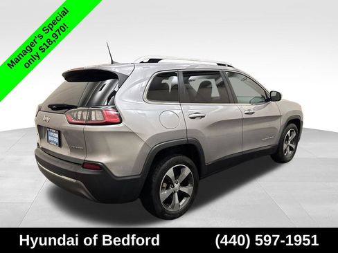 Used 2019 Jeep Cherokee Limited FWD image 5