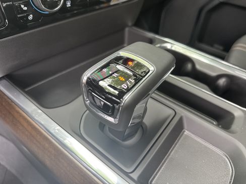 Used 2025 Chevrolet Silverado 1500 High Country AWD/4WD image 30