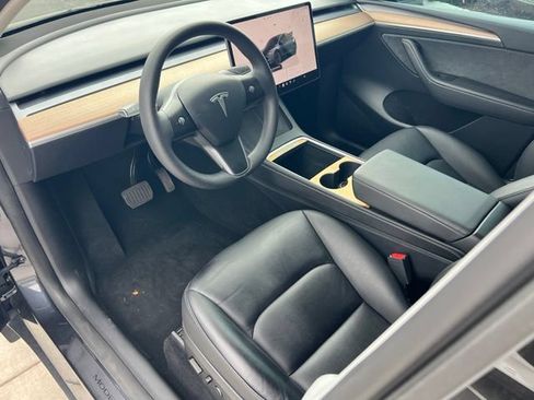 Used 2024 Tesla Model Y Long Range AWD/4WD image 13