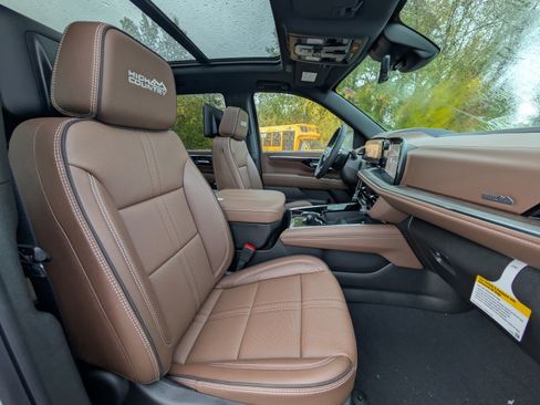 New 2026 Chevrolet Tahoe High Country image 33