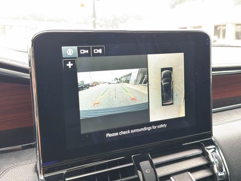 Used 2019 Lincoln Navigator Reserve AWD/4WD image 19