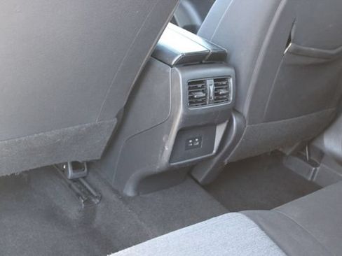 Used 2023 Nissan Rogue SV FWD image 29