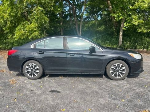 Used 2017 Subaru Legacy 2.5i AWD/4WD image 2