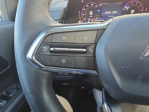 Used 2025 Chevrolet Suburban Z71 image 16