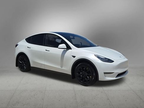 Used 2023 Tesla Model Y Long Range AWD/4WD image 8