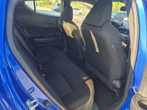 Used 2019 Toyota C-HR XLE FWD image 18