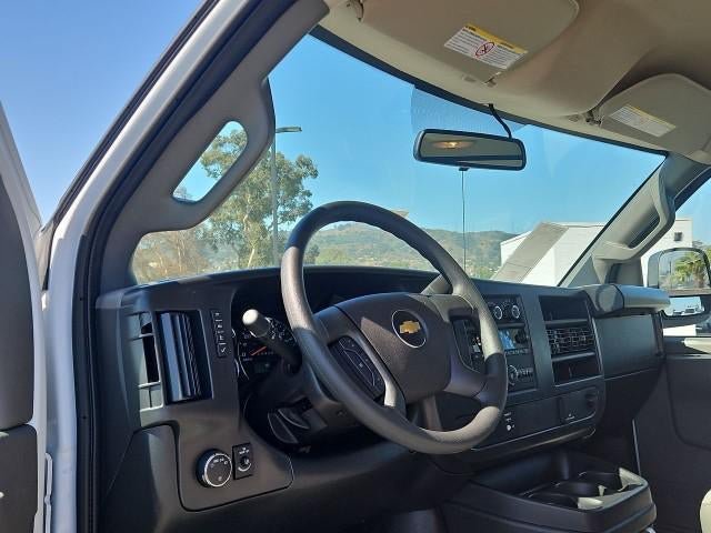New 2026 Chevrolet Express 2500 Extended w/ Communications Package RWD image 10
