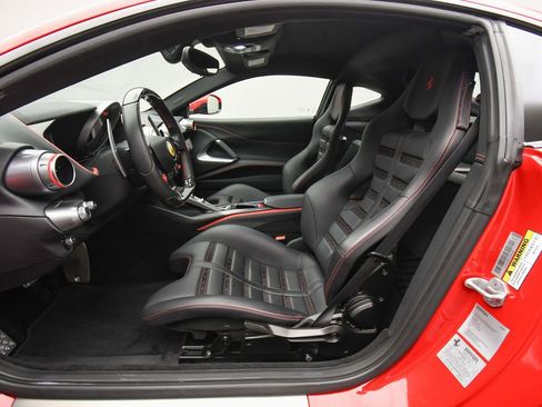 Used 2018 Ferrari 812 Superfast RWD image 61