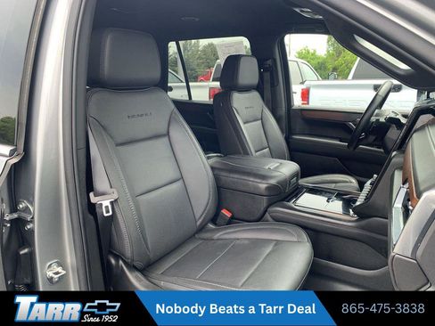 Used 2025 GMC Yukon Denali AWD/4WD image 26