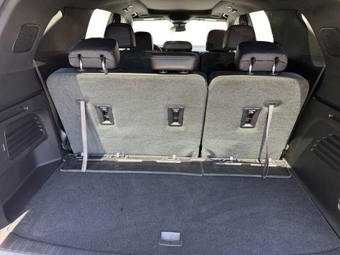 Used 2025 Chevrolet Traverse LT w/ Sun and Wheel Package AWD/4WD image 18