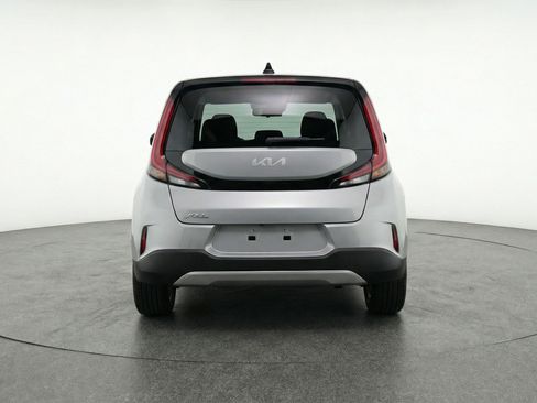 Used 2025 Kia Soul LX w/ LX Technology Package FWD image 7