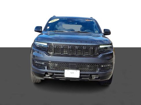 Used 2023 Jeep Wagoneer Series II image 2
