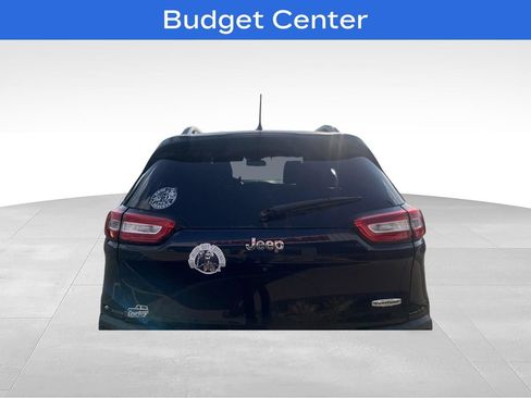 Used 2016 Jeep Cherokee Latitude w/ Cold Weather Group FWD image 4