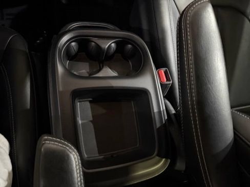 Used 2025 Chrysler Pacifica Select FWD image 20