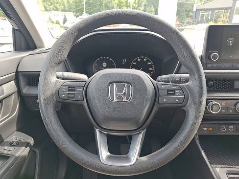 Used 2025 Honda CR-V EX image 16