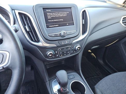 Used 2023 Chevrolet Equinox LT image 30