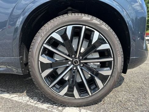 New 2026 Volvo XC90 B6 Plus w/ Protection Package Premier image 9