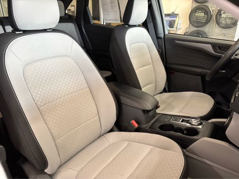 Used 2025 Ford Escape Active w/ Cold Weather Package image 46