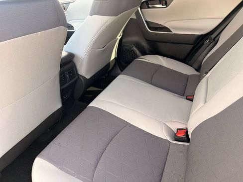 Used 2024 Toyota RAV4 XLE w/ Convenience Package FWD image 15