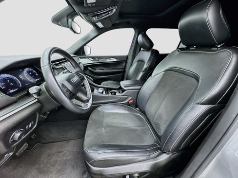 Used 2022 Jeep Grand Cherokee L Laredo RWD image 13