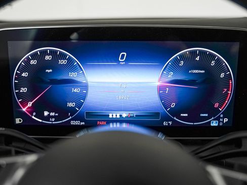 Certified 2024 Mercedes-Benz GLC 300 image 17