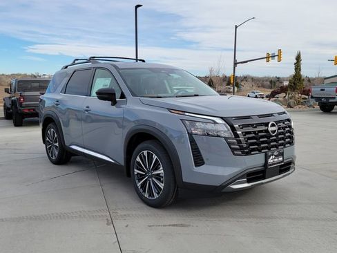 New 2026 Nissan Pathfinder Platinum image 4