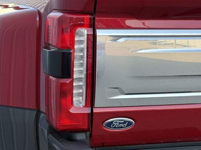Used 2024 Ford F350 King Ranch w/ FX4 Off-Road Package AWD/4WD image 5