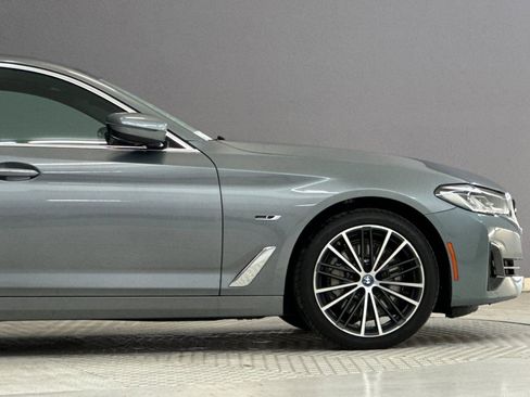 Certified 2023 BMW 530e w/ Premium Package image 35