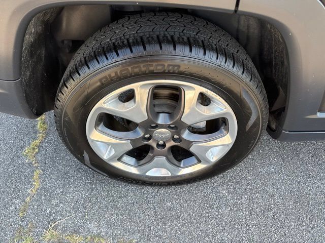 Used 2019 Jeep Compass Limited AWD/4WD image 9