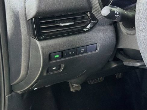 Used 2024 Nissan Sentra SV FWD image 12