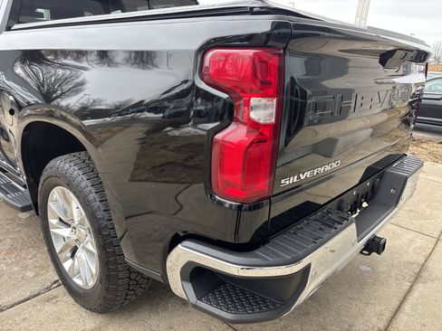 Used 2022 Chevrolet Silverado 1500 LTZ w/ LTZ Premium Package image 22