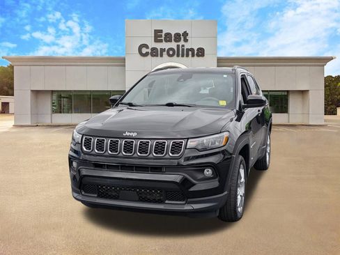 Certified 2024 Jeep Compass Latitude AWD/4WD image 7