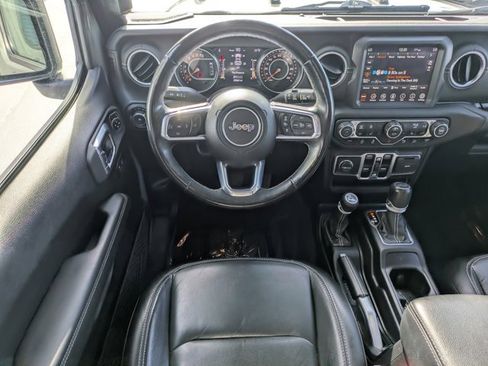 Used 2020 Jeep Wrangler Unlimited Sahara image 13