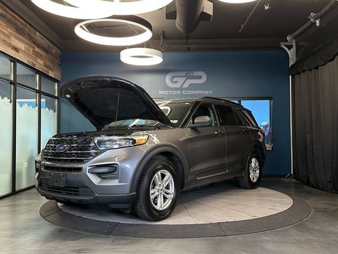 Used 2021 Ford Explorer XLT AWD/4WD image 25