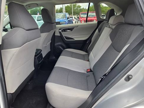 Used 2021 Toyota RAV4 XLE w/ Convenience Package FWD image 15