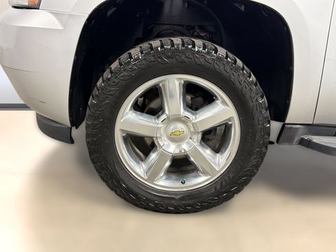 Used 2013 Chevrolet Suburban LTZ AWD/4WD image 12
