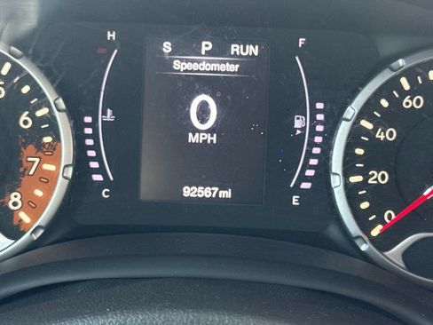 Used 2018 Jeep Renegade Latitude FWD image 7
