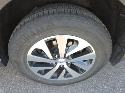 Used 2023 Subaru Outback Premium AWD/4WD image 24