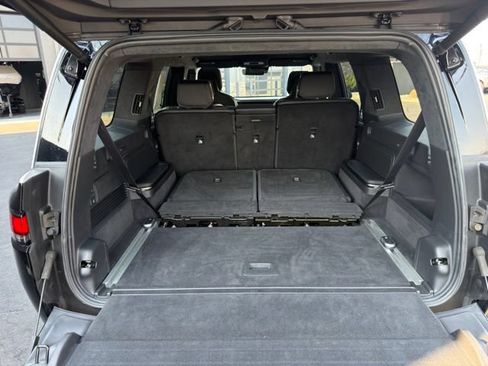 Used 2025 Rivian R1S Adventure AWD/4WD image 28