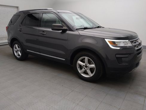 Used 2018 Ford Explorer XLT FWD image 11