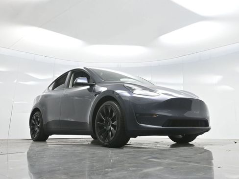 Used 2021 Tesla Model Y Long Range image 48