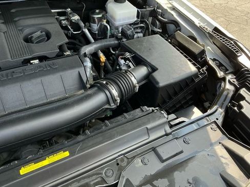 Used 2024 Nissan Frontier SV image 19