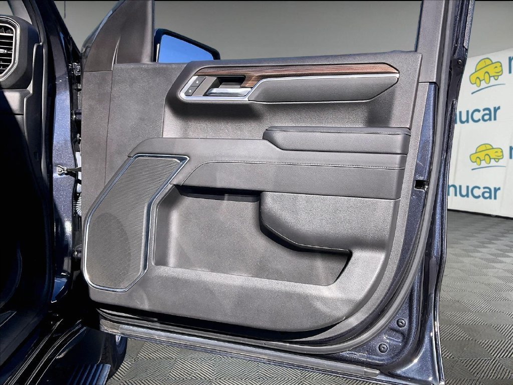 Used 2022 Chevrolet Silverado 1500 LT AWD/4WD image 11