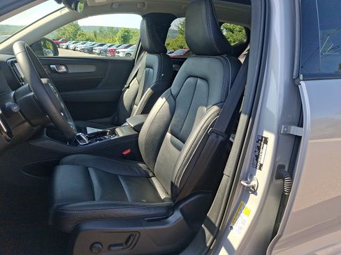 Used 2023 Volvo XC40 B5 Ultimate w/ Protection Package Premier AWD/4WD image 13