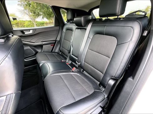 Used 2023 Ford Escape SE image 21