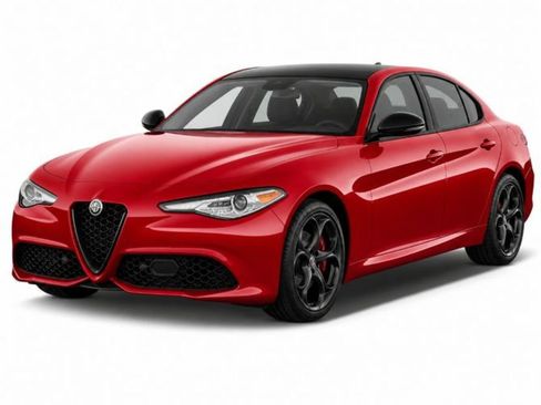 Used 2018 Alfa Romeo Giulia Ti Sport w/ Quick Order Package 22U Sport RWD image 1