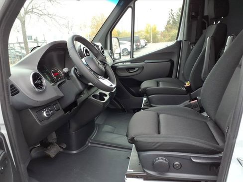 New 2025 Mercedes-Benz Sprinter 2500 image 11