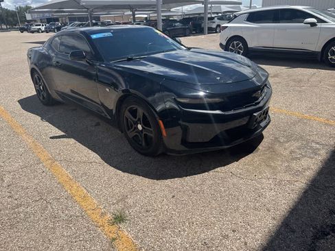 Used 2022 Chevrolet Camaro LT RWD image 6
